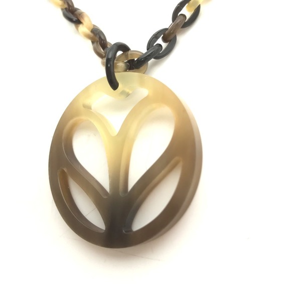 HERMES Heart Horn Pendant Chain Necklace in Buffalo Horn, Brown, for Women - Picture 5 of 10